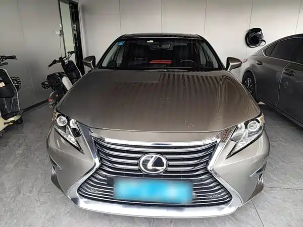 Lexus ES 2016