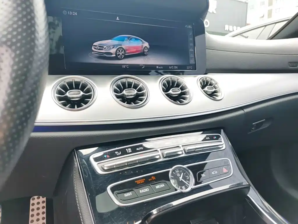 Mercedes-Benz E-Class 2017 — фото 13