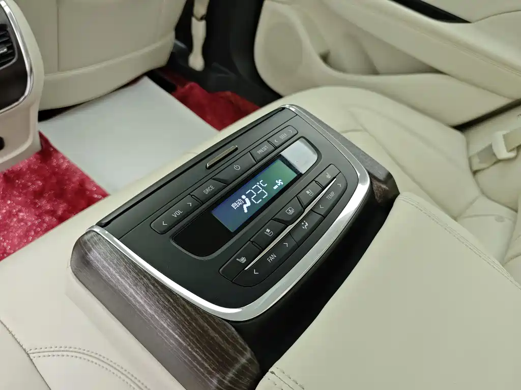 Buick LaCrosse 2020 — фото 24