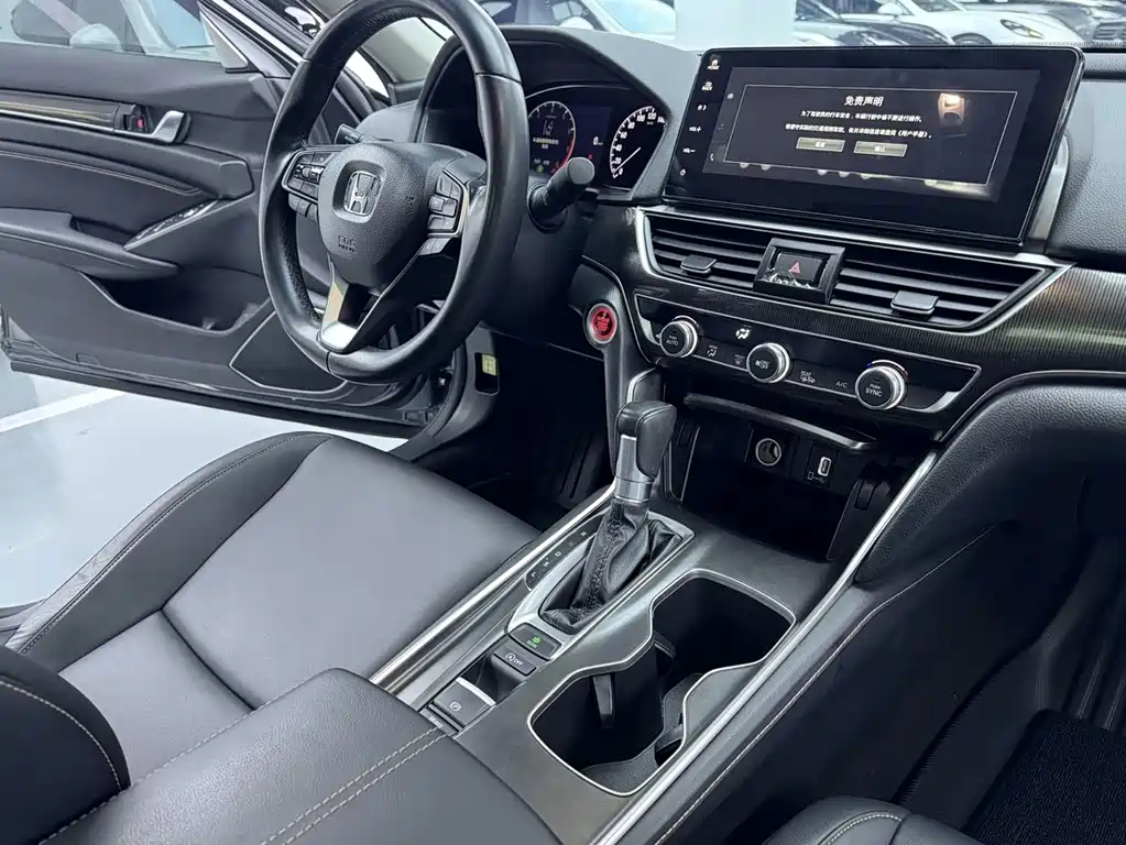 Honda Accord 2022 — фото 13