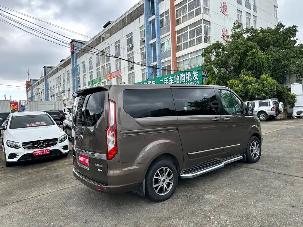 Ford Tourneo 2017 — фото 8