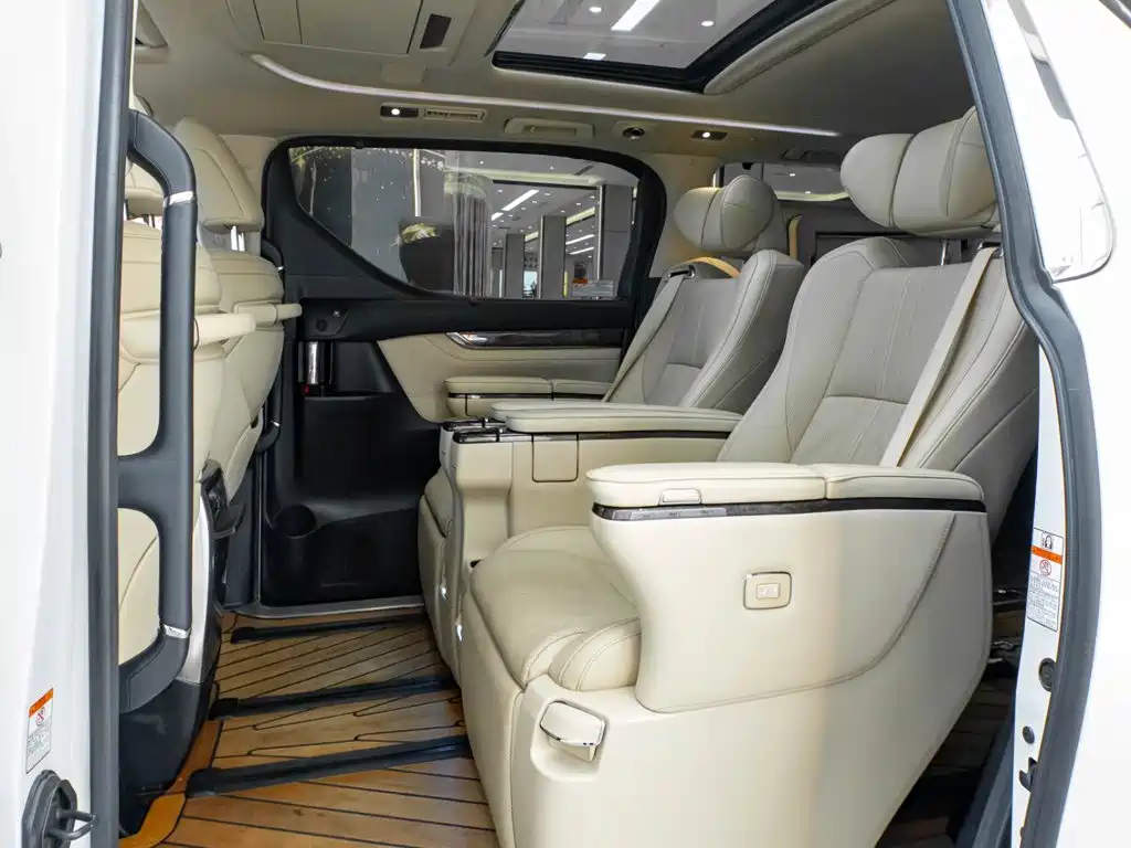 Toyota Vellfire 2021 — фото 27