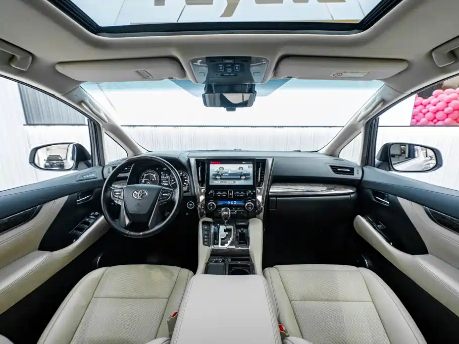 Toyota Vellfire 2021 — фото 14