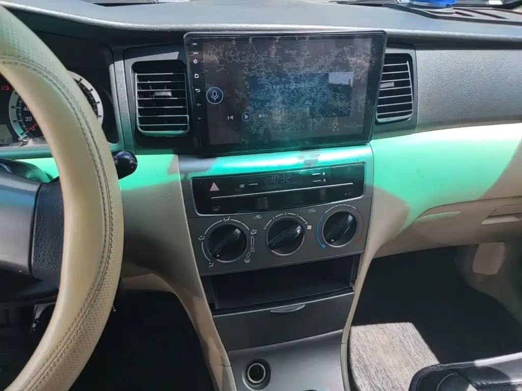 Toyota Corolla 2015 — фото 18