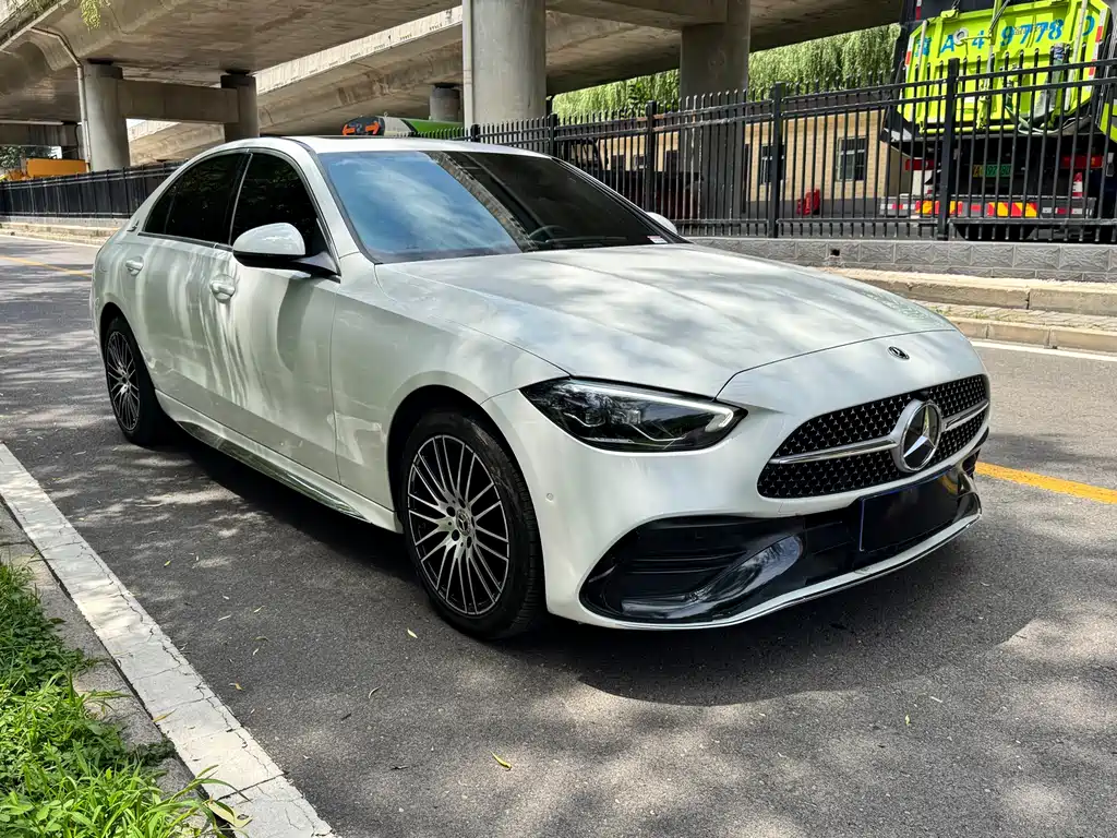Mercedes-Benz C-Class 2024