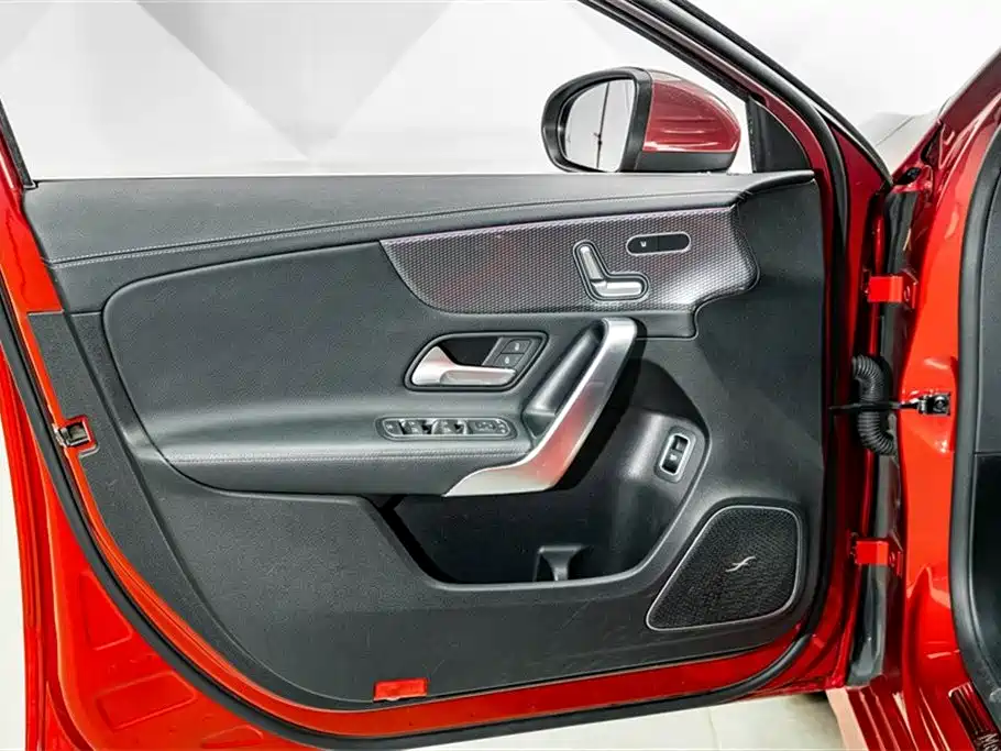Mercedes-Benz A-Class 2019 — фото 18