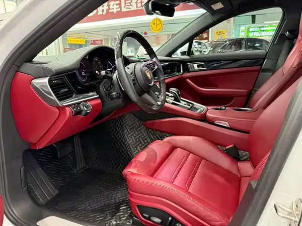 Porsche Panamera 2023
