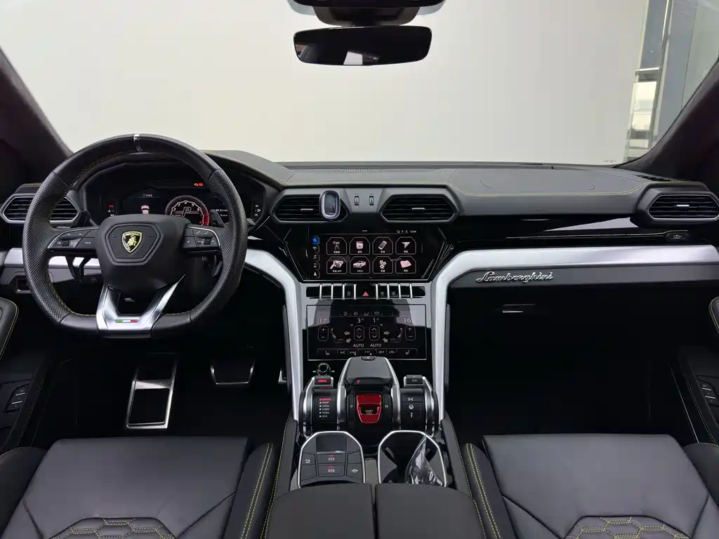 Lamborghini Urus 2020 — фото 20