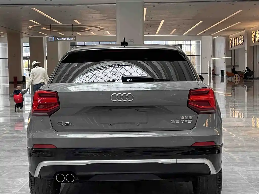 Audi Q2L 2021 — фото 4