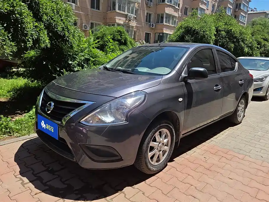 Nissan Sunny 2015
