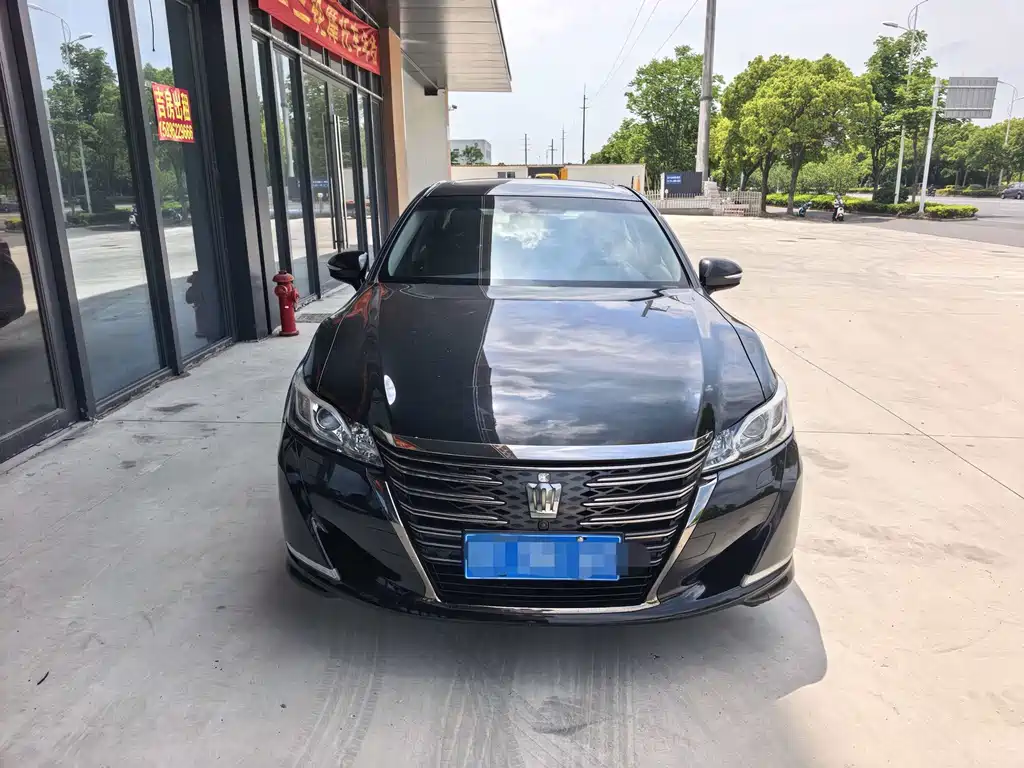 Toyota Crown 2018 — фото 2