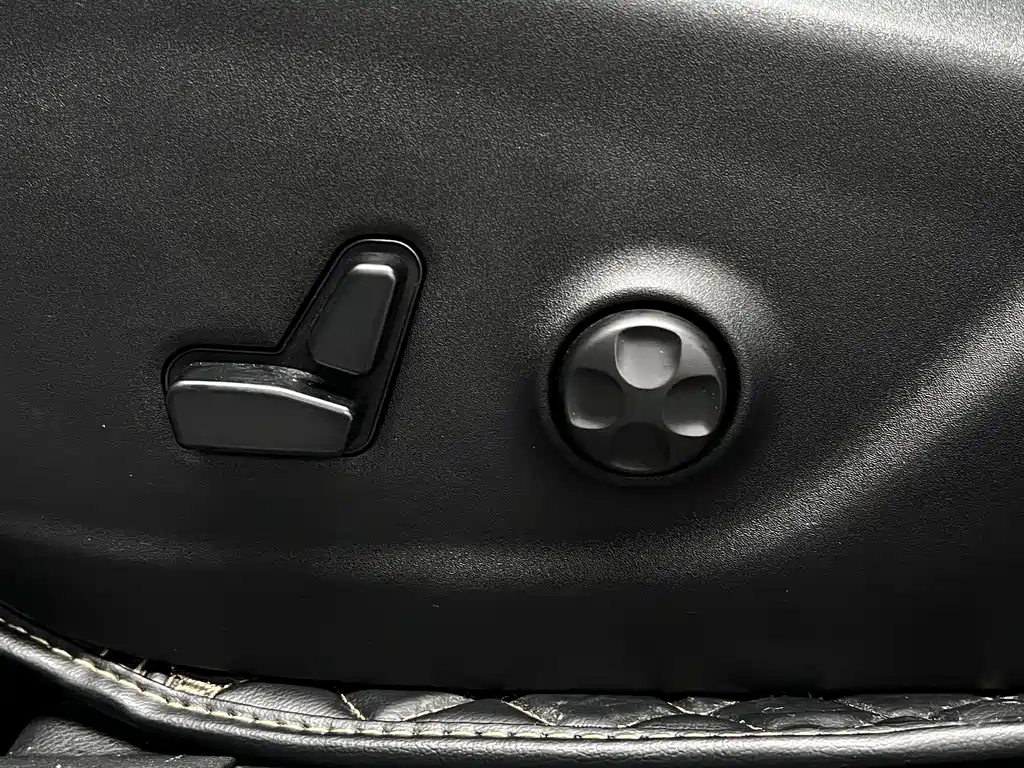 Jeep Cherokee 2018 — фото 48