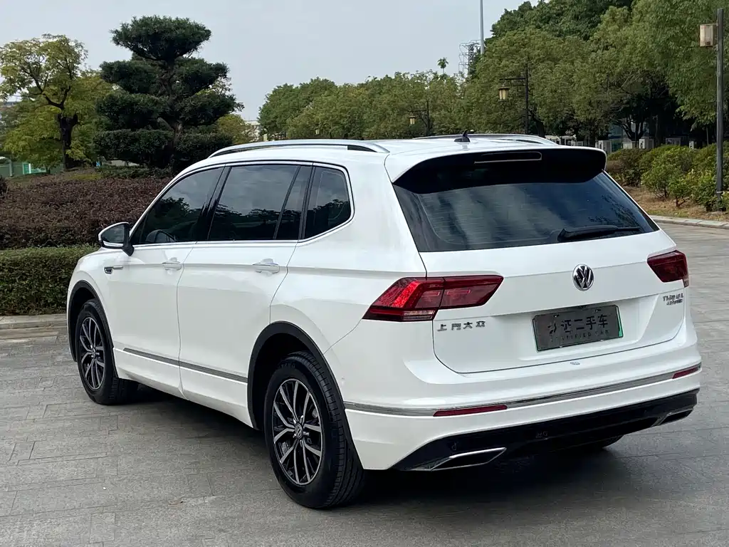Volkswagen Tiguan L PHEV 2020 — фото 11