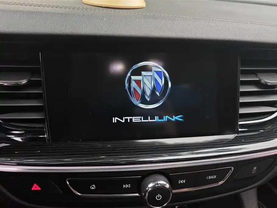 Buick Regal 2020 — фото 13
