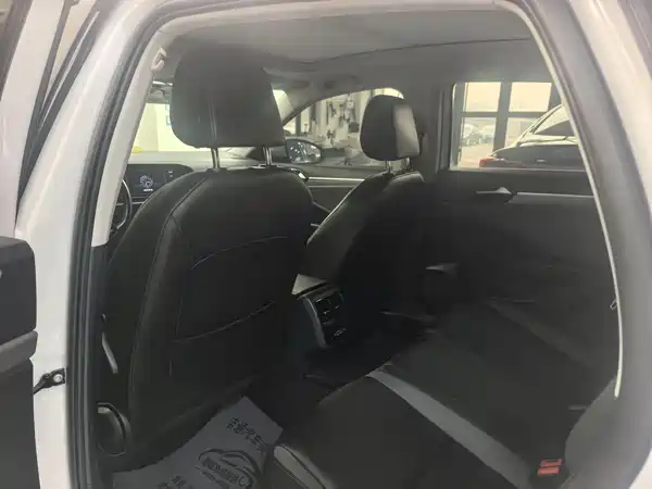 Volkswagen Sagitar 2022