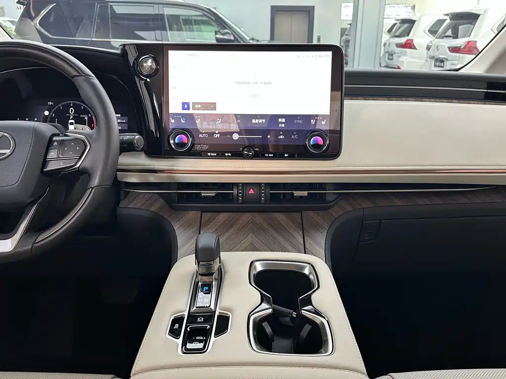 Lexus LM 2025 — фото 16