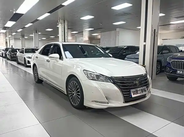 Toyota Crown 2018