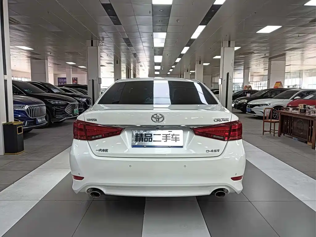 Toyota Crown 2018 — фото 11