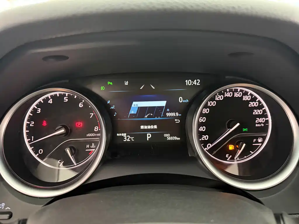 Toyota Camry 2022 — фото 15