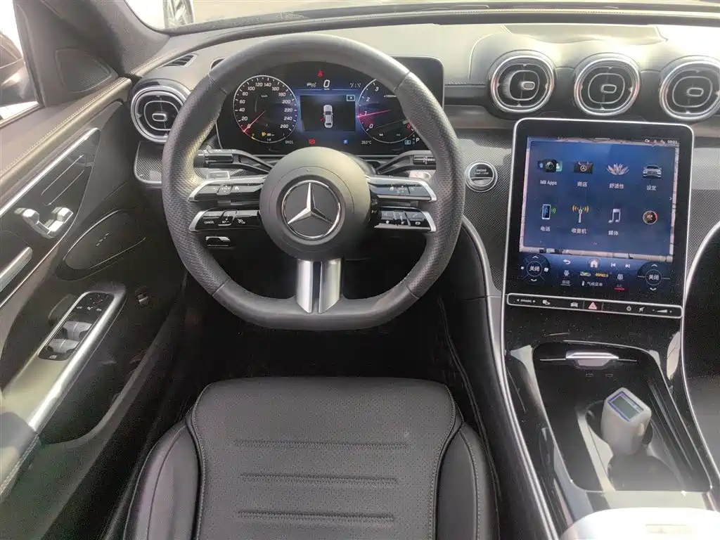 Mercedes-Benz C-Class 2023 — фото 4