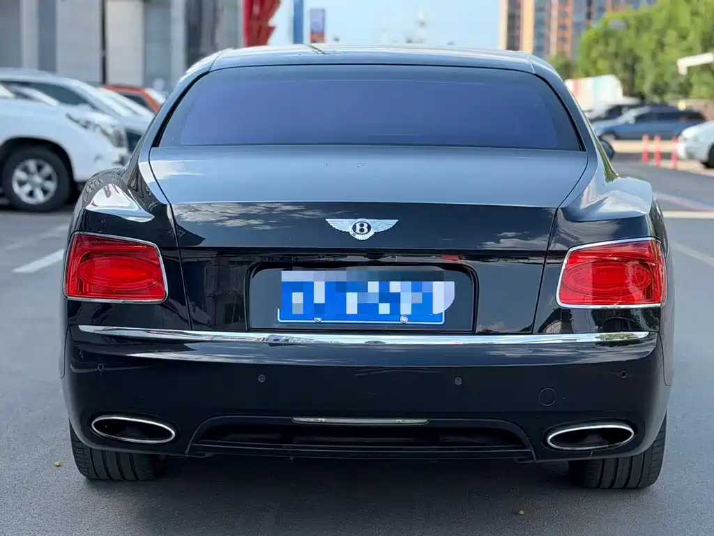 Bentley Flying Spur 2015 — фото 3