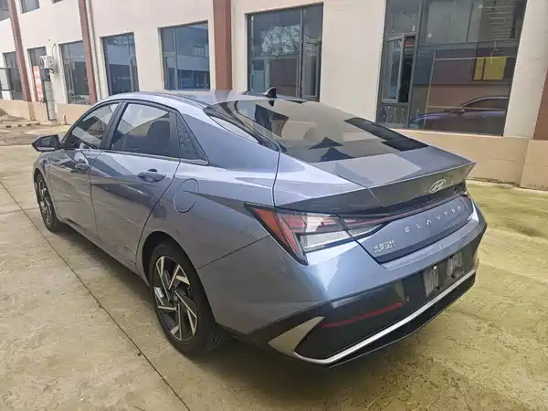 Hyundai Elantra 2024