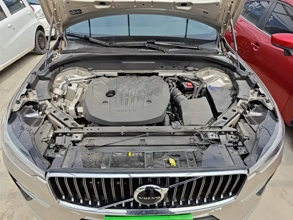 Volvo XC60 2023 — фото 15