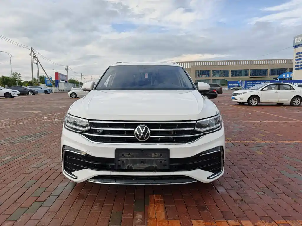 Volkswagen Tiguan L 2021 — фото 2