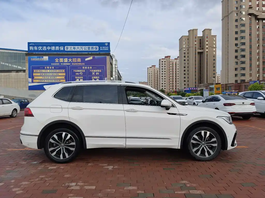 Volkswagen Tiguan L 2021 — фото 4