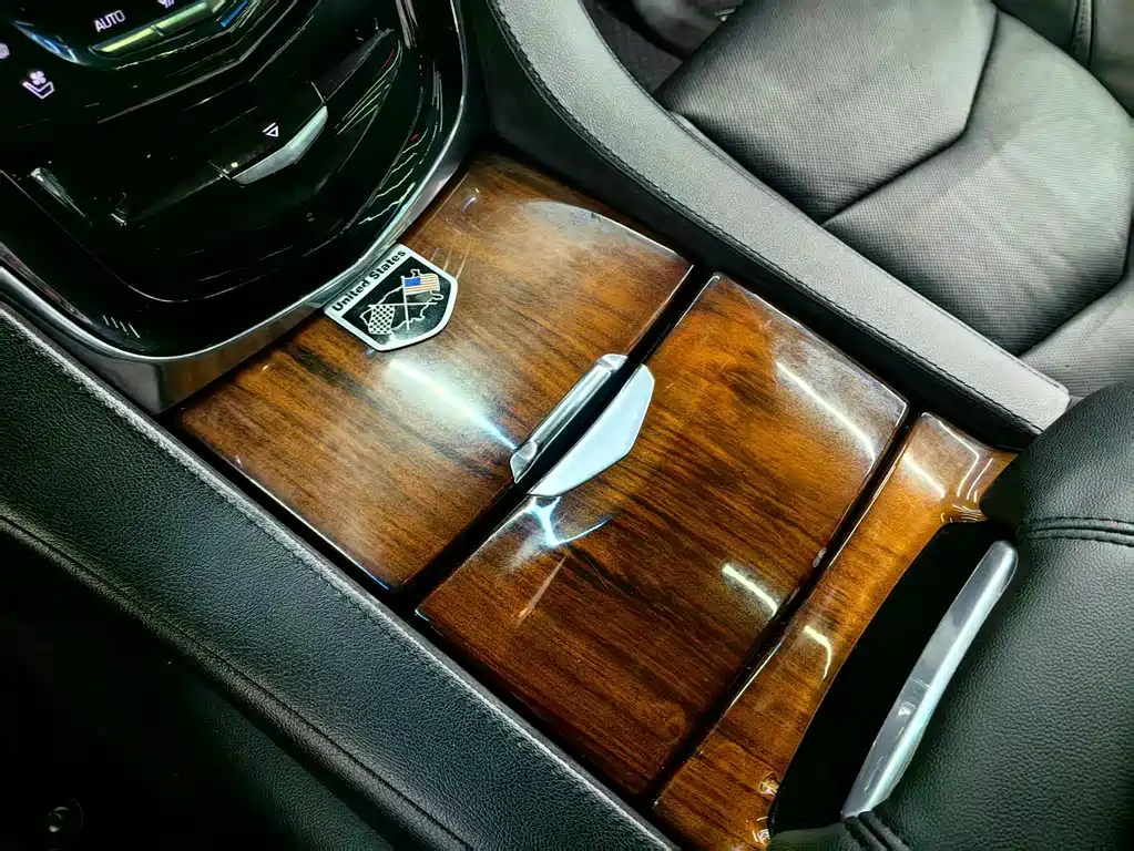 Cadillac Escalade 2017 — фото 11
