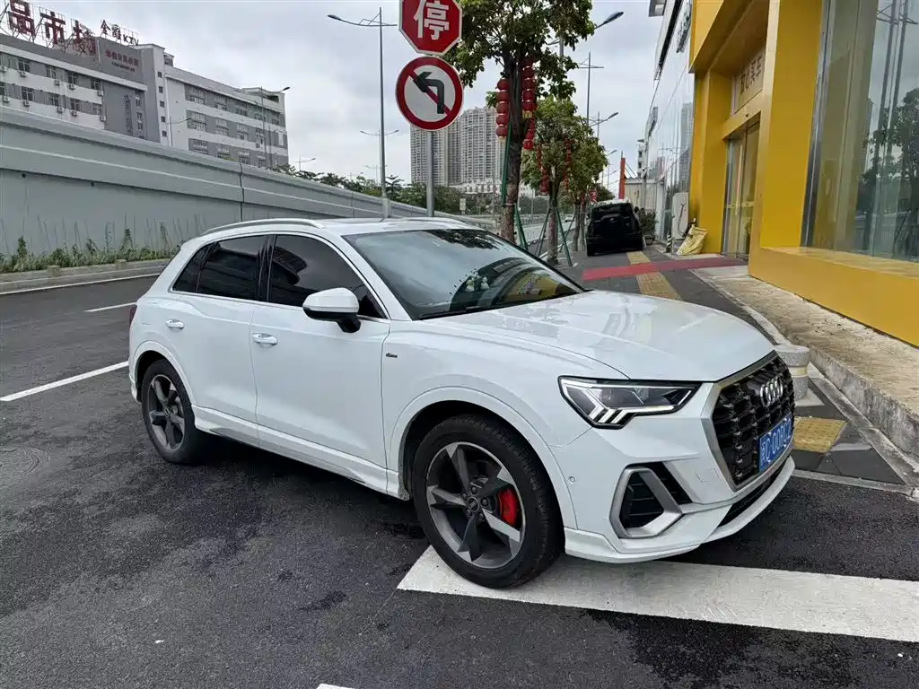 Audi Q3 2022