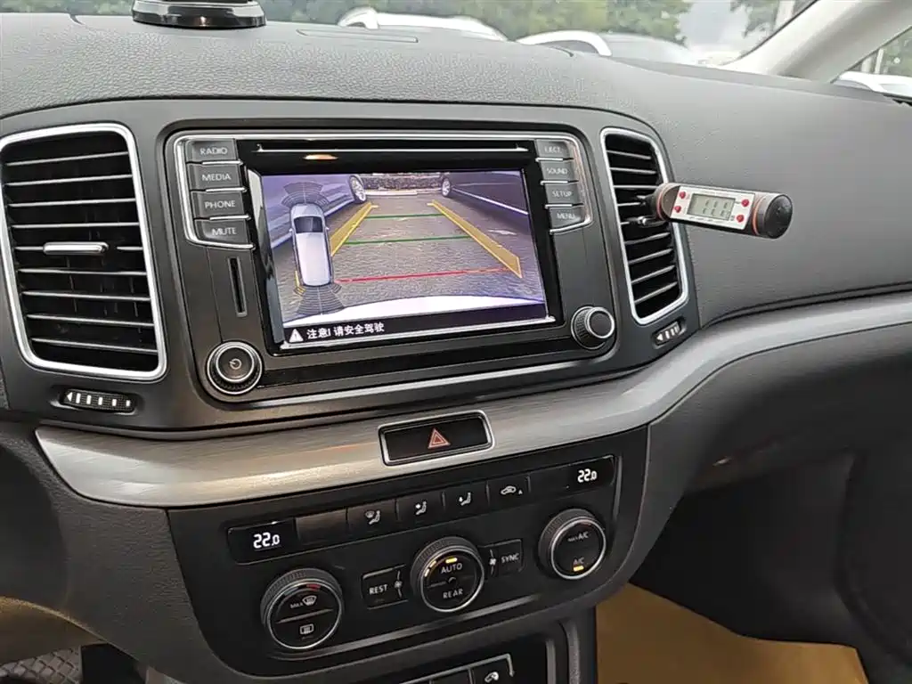 Volkswagen Sharan 2017 — фото 13