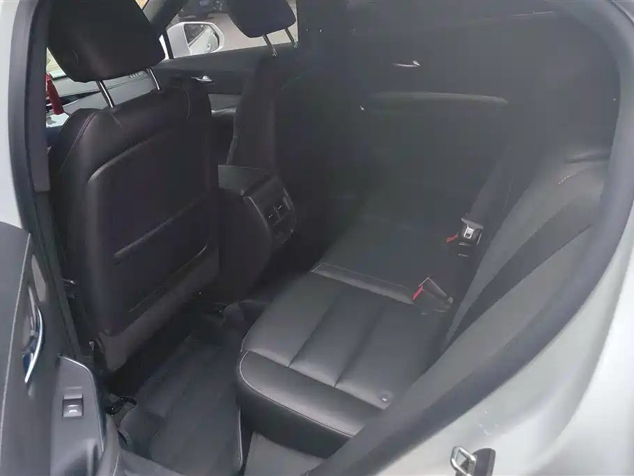 Cadillac XT4 2019 — фото 11