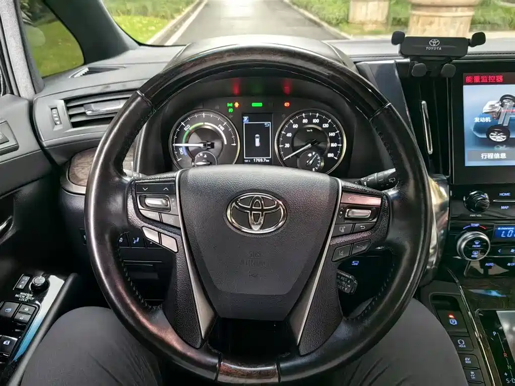 Toyota Vellfire 2020 — фото 16