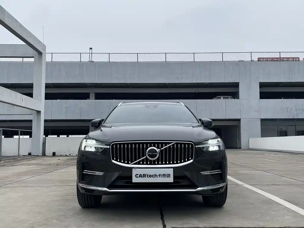 Volvo XC60 2021 — фото 2