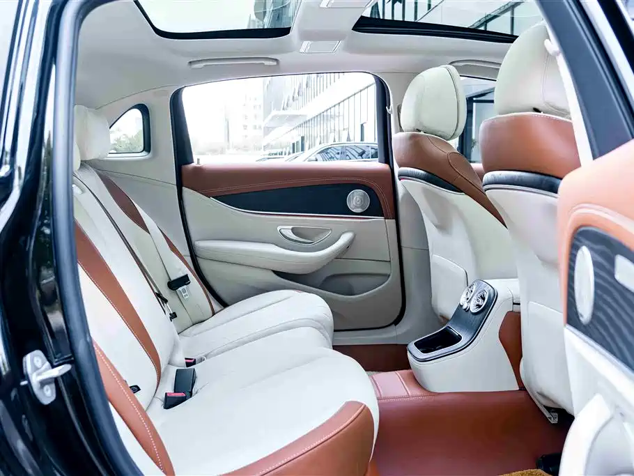 Mercedes-Benz E-Class 2023 — фото 22