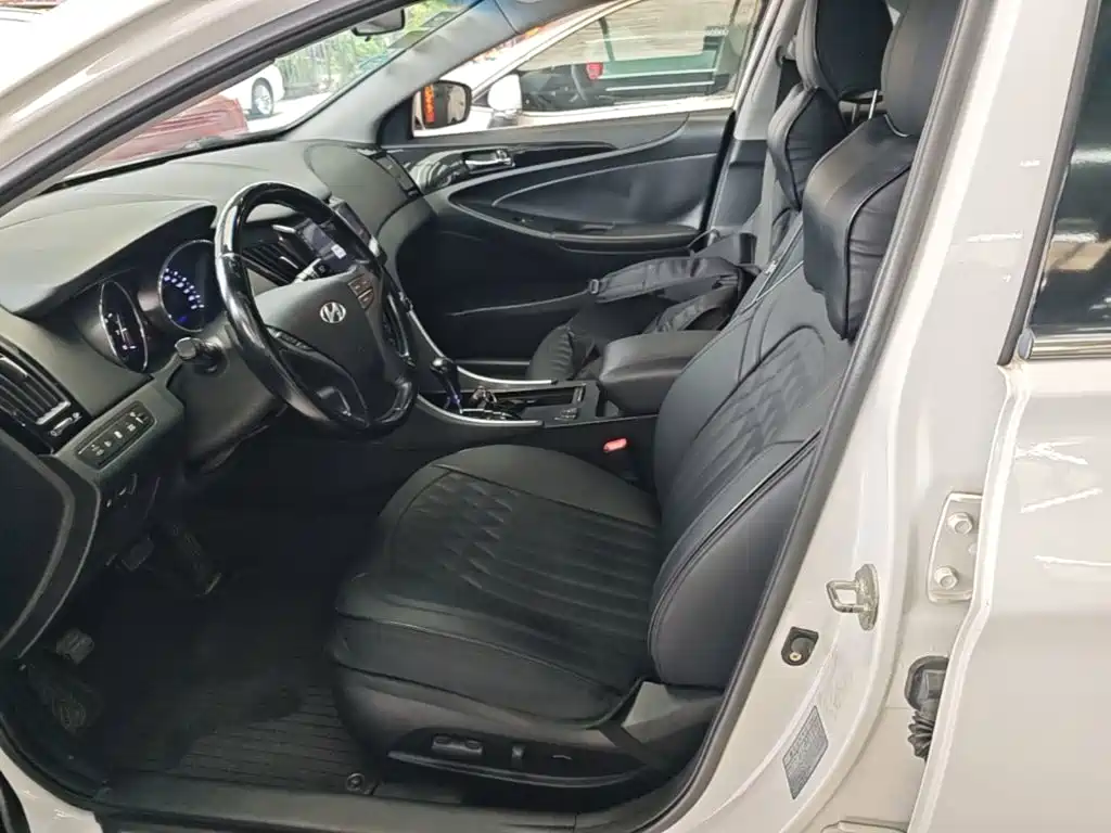 Hyundai Sonata 2016 — фото 15