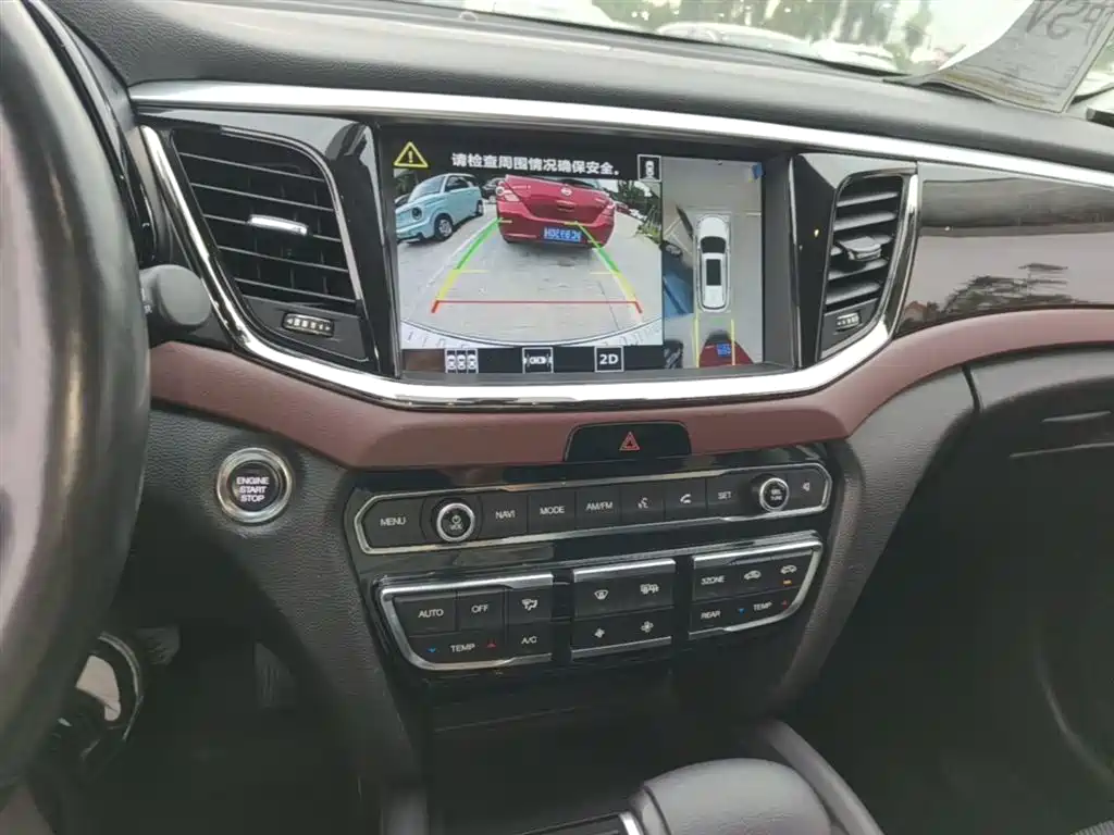 GAC Motor Trumpchi GS8 2018 — фото 13