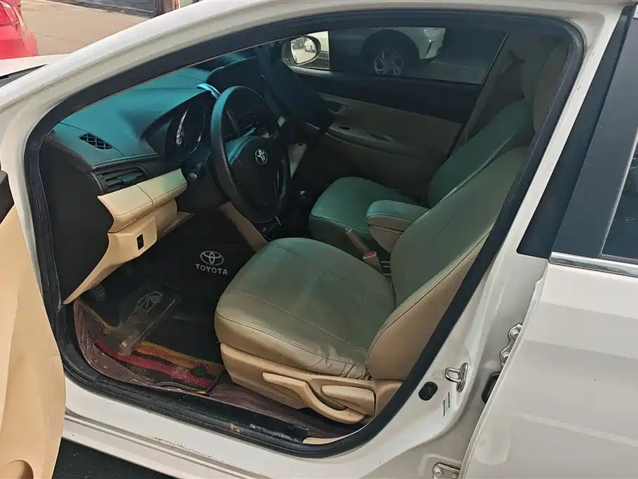 Toyota Vios 2015 — фото 9