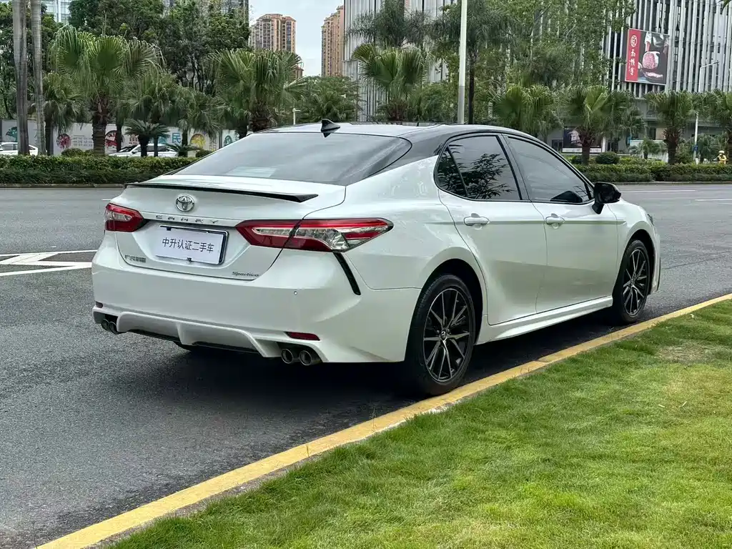 Toyota Camry 2022 — фото 3