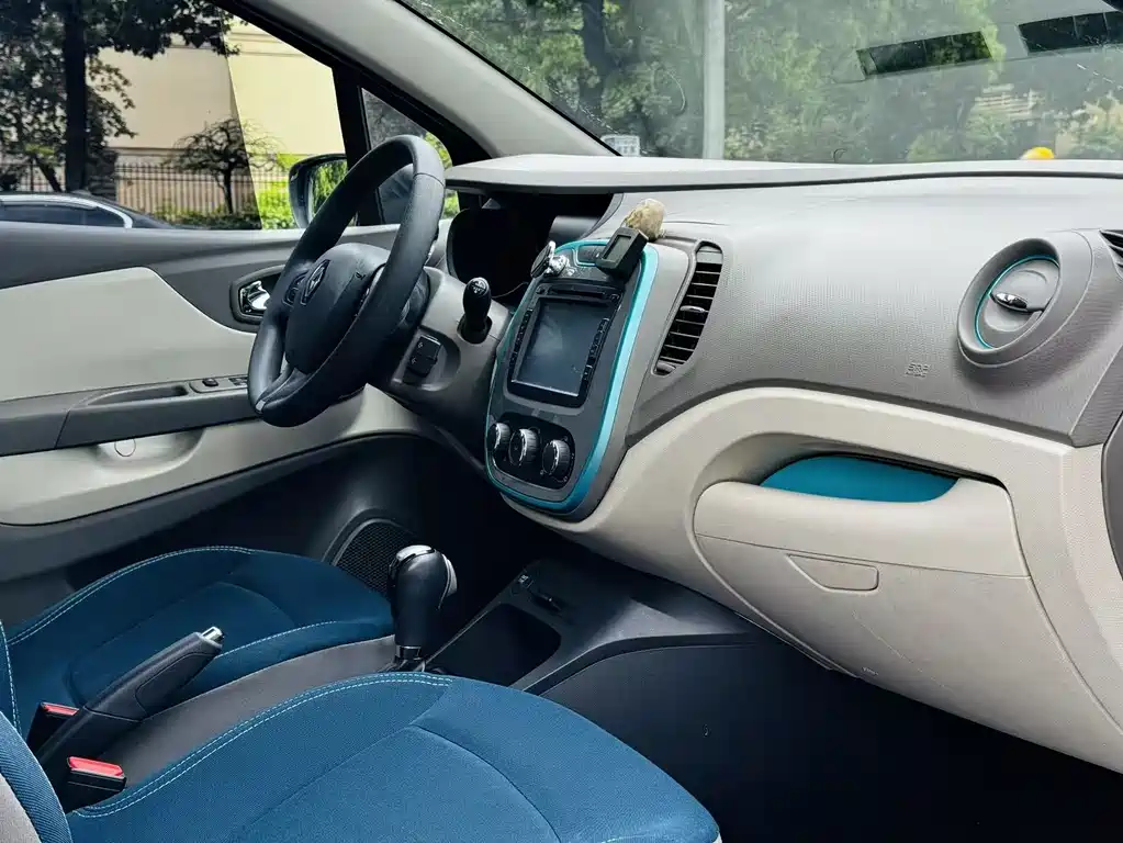 Renault Captur 2016 — фото 11