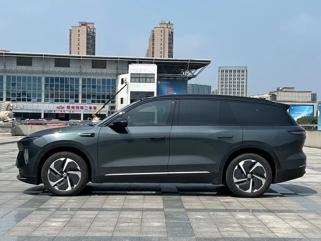 NIO ES8 2023
