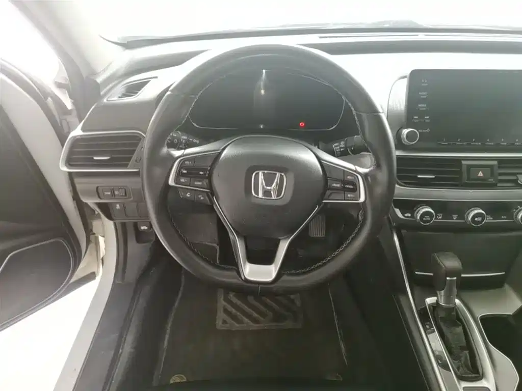 Honda Accord 2018 — фото 17