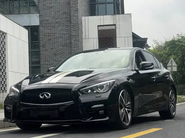 Infiniti Q50L 2015