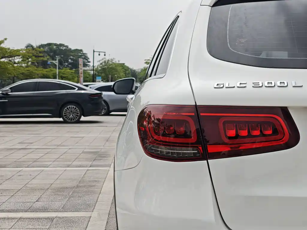 Mercedes-Benz GLC 2020 — фото 20
