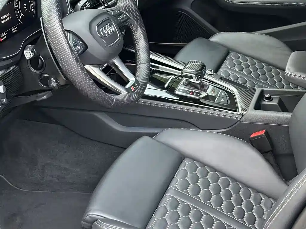 Audi RS 4 2023 — фото 15