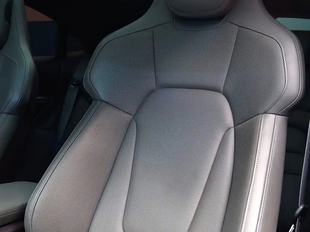 Porsche Taycan 2021 — фото 9
