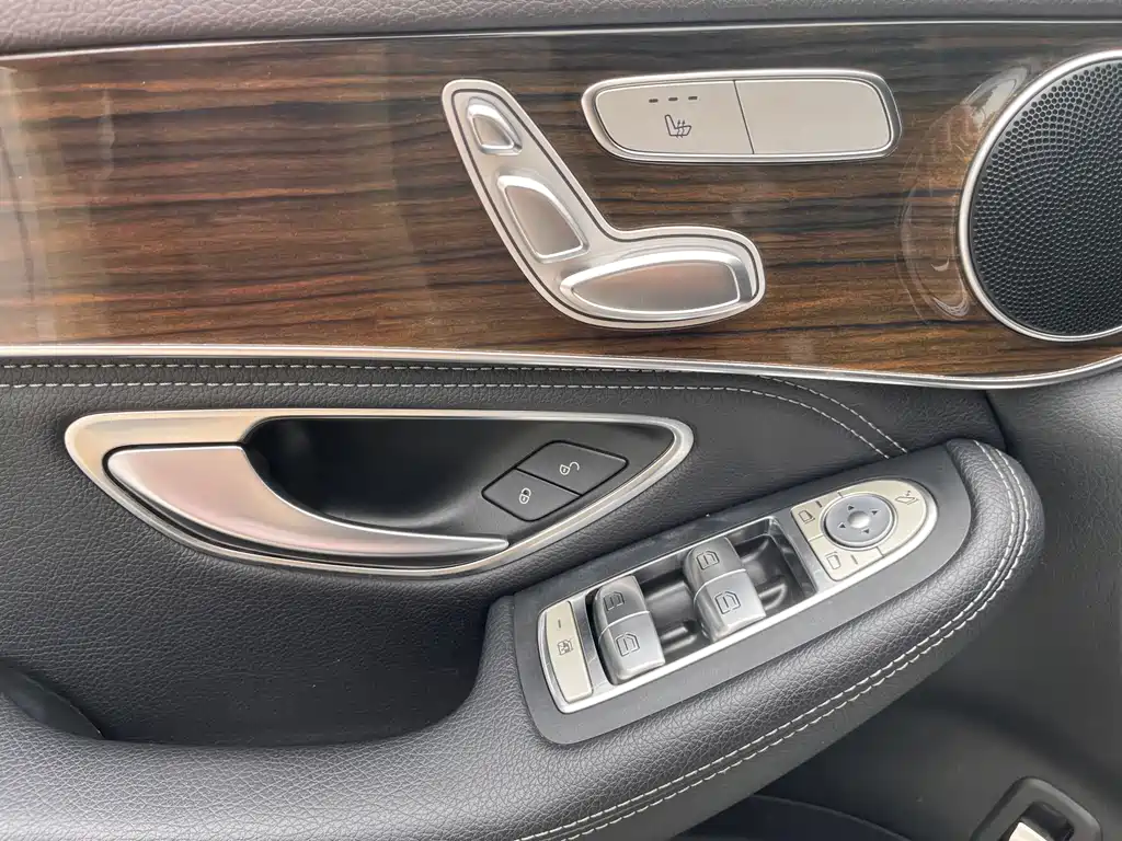 Mercedes-Benz GLC 2019 — фото 20