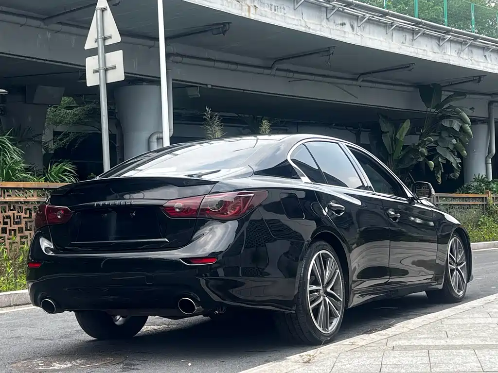 Infiniti Q50L 2015 — фото 12
