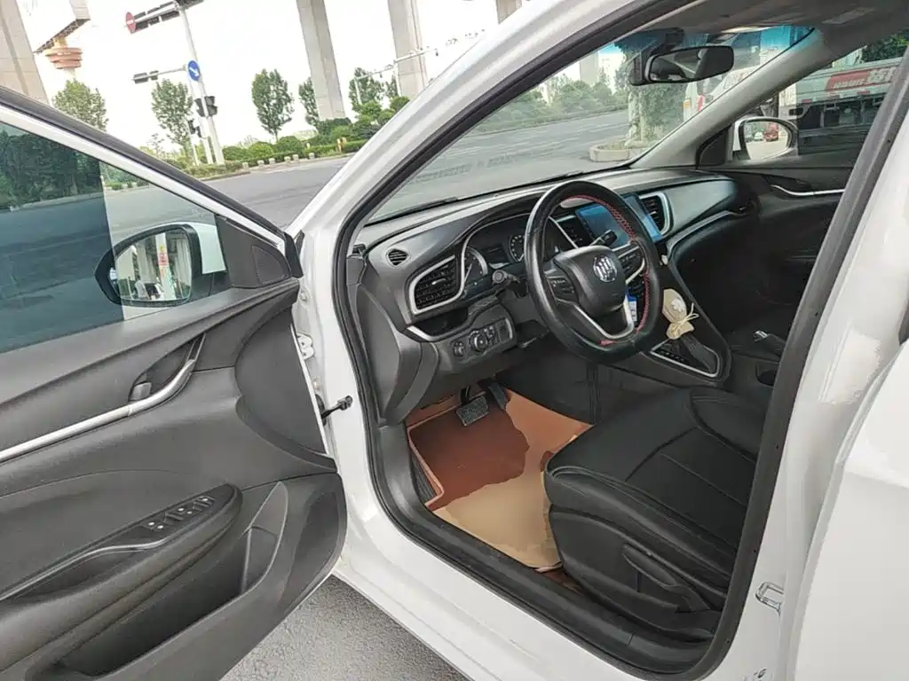 Buick Excelle GT 2018 — фото 16